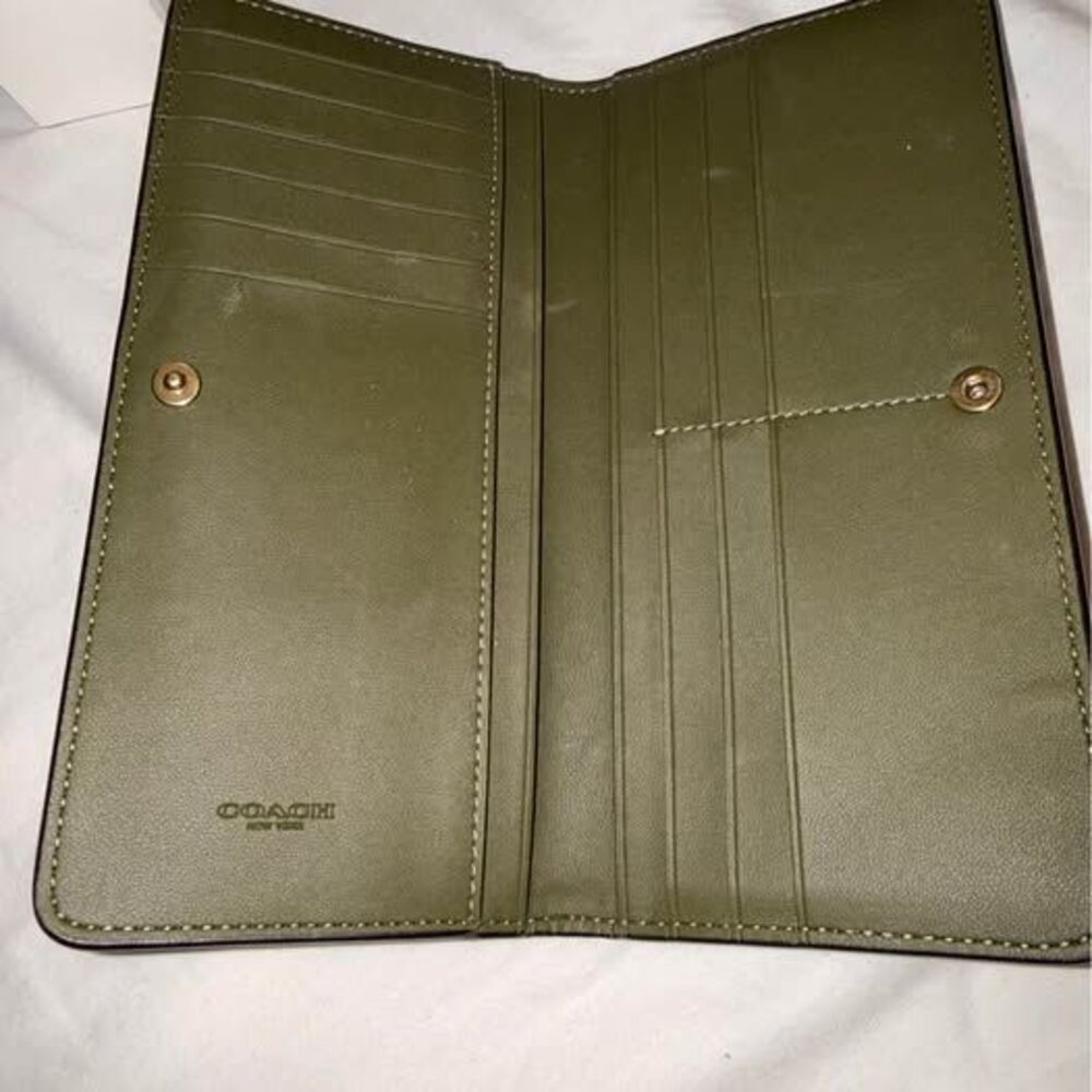 Coach Empire 40 Olive Green w/Heart Bag Charm and matching Essential Slim Wallet - Picture 7 of 8